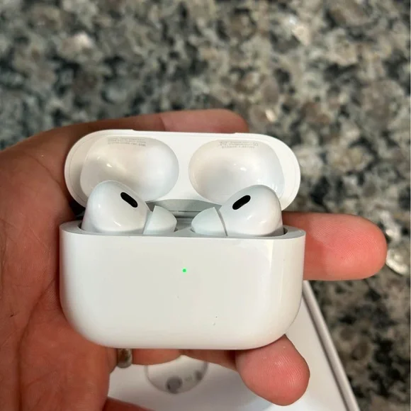 Apple AirPods Pro 2 - Picture 2 of 5